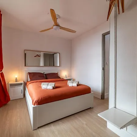 Au Coeur De L'effervescence Terracotta - Nuit A *