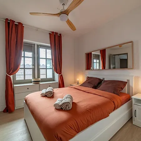 Au Coeur De L'effervescence Terracotta - Nuit A نيم