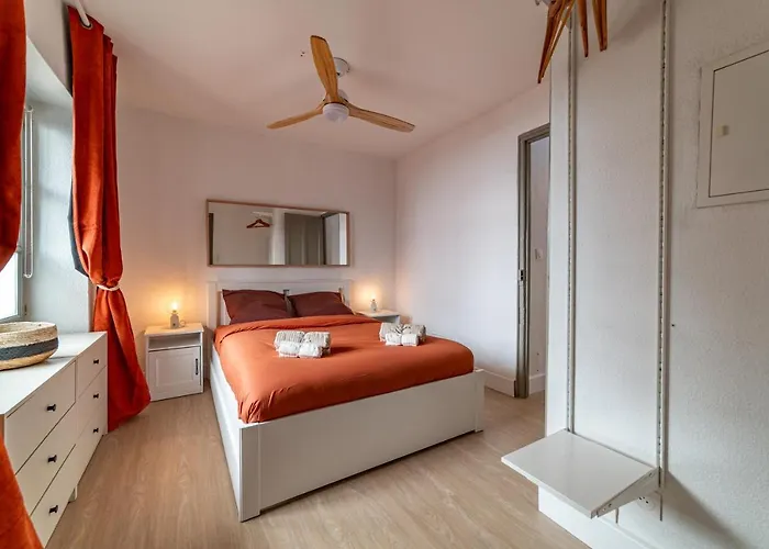 Au Coeur De L'effervescence Terracotta - Nuit A *